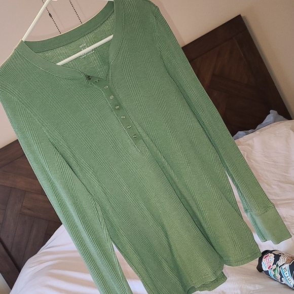 aerie Tops - AERIE XL Thermal Henley snap up.